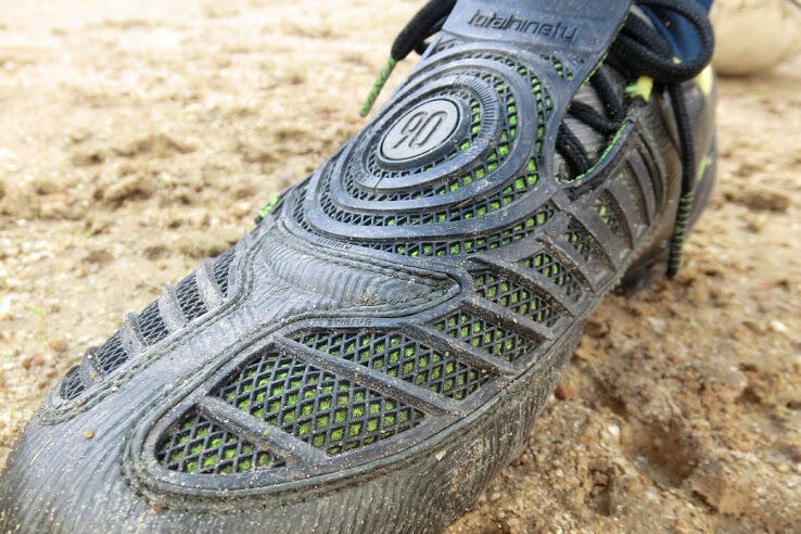 Masuk Sini! Nostalgia Sama 4 Generasi Nike Total 90 Laser Yuk