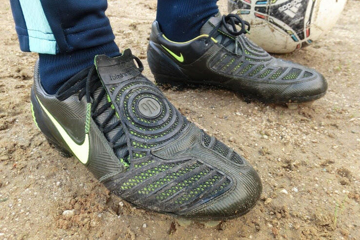 Masuk Sini! Nostalgia Sama 4 Generasi Nike Total 90 Laser Yuk