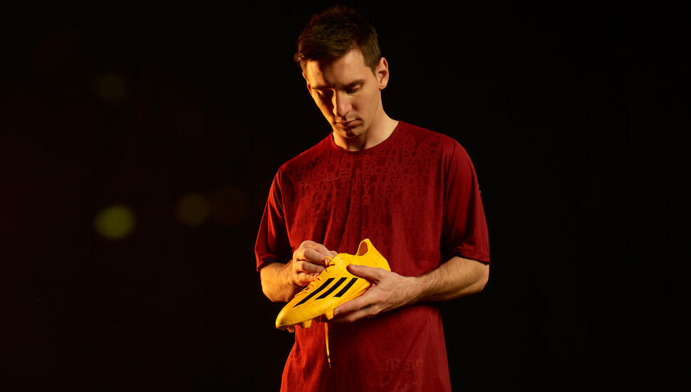 10 Sepatu Terbaik Adidas F50 Adizero Milik Messi