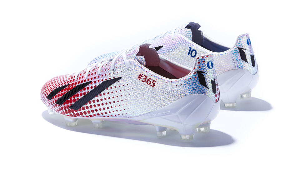 10 Sepatu Terbaik Adidas F50 Adizero Milik Messi
