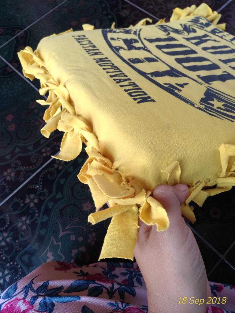 &#91;COC DIY&#93; Simak, Membuat sarung Bantal Dari Pakaian Tak Terpakai Lagi 