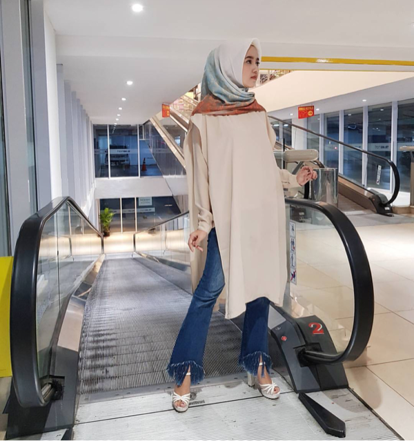 Gaya Hijab Febri Wahyuni, Caleg Cantik yang Viral karena Putuskan Pacar