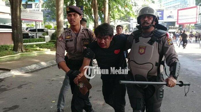 Ini Identitas Mahasiswa Terluka Usai Demo Berujung Ricuh, Kepala Memar & Robek