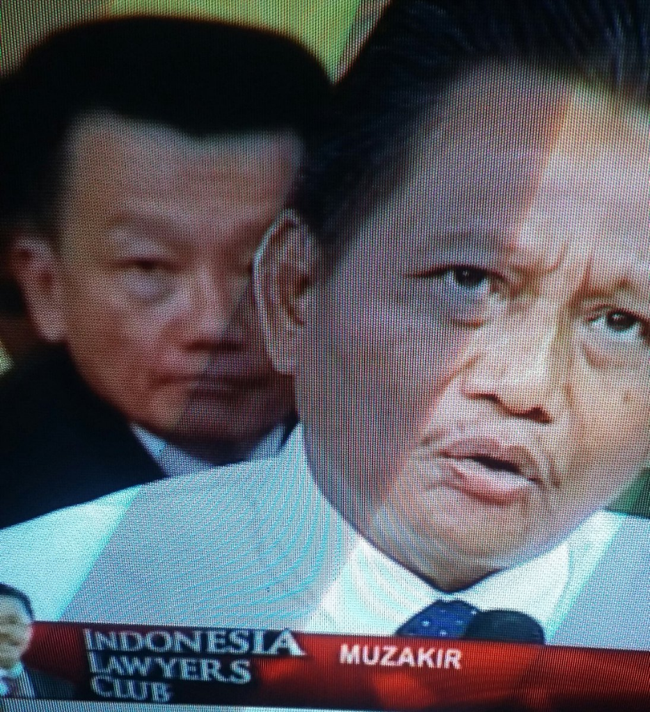 Sering Nongol Di ILC Tapi Gak Pernah Ngomong. Penasaran Siapakah Dia?