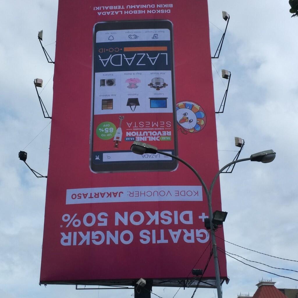 Billboard Keren Pernah Menghiasi Indonesia! Ada yang Pernah Agan Lihat?