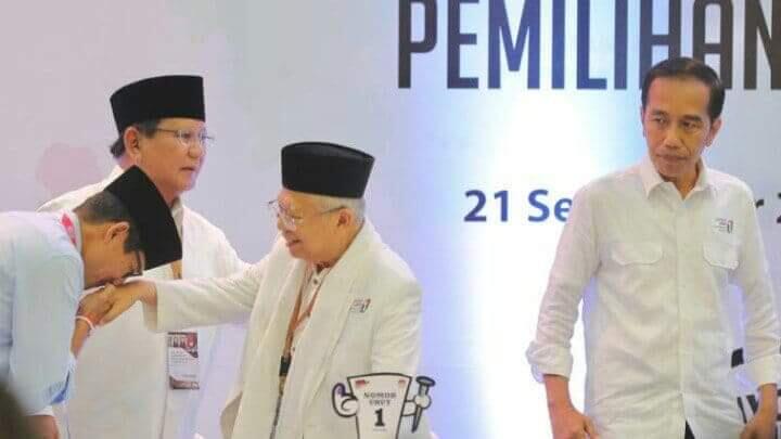Prabowo Hormat ke Jokowi, Sandi 3 Kali Cium Tangan Ma'ruf Amin