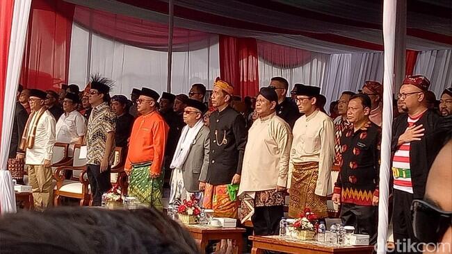 Tak Lagi Hormat, Begini Gaya Jokowi Nyanyi Indonesia Raya di Monas