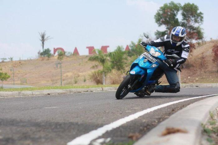 TREN CORNERING ALA MOTOGP, JANGAN BANYAK GAYA KALAU DI JALAN