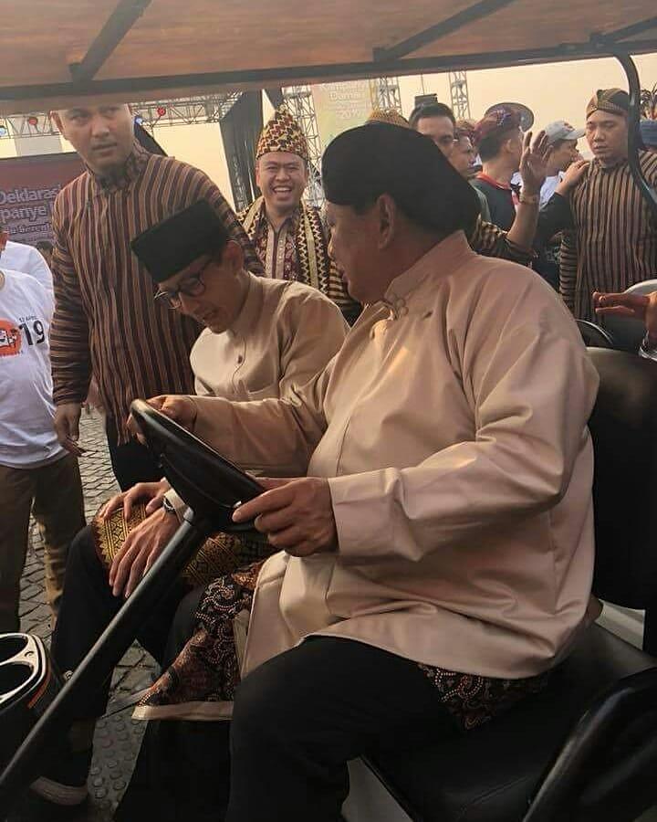 Cerita di Balik Prabowo Kenakan Baju Adat Jawa, Ada Peran Titik Soeharto&Didit