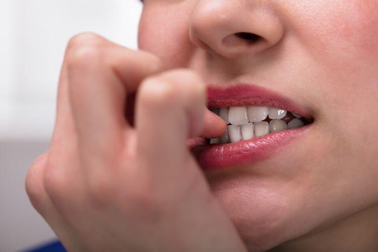 Kebiasaan Gigit Kuku Menyebabkan Perempuan Australia Ini Terkena Kanker Langka