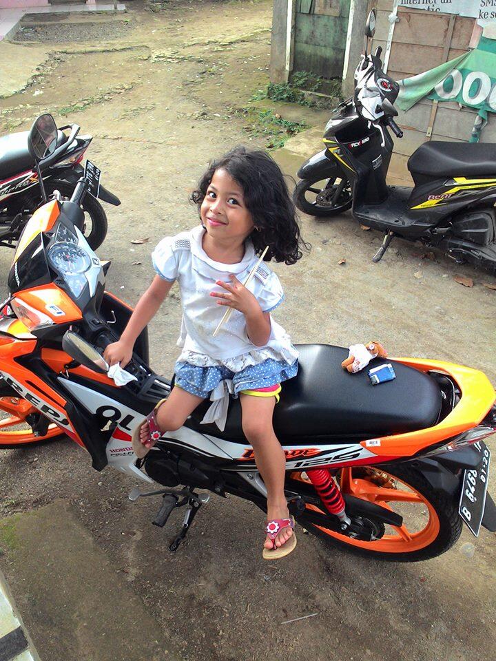 Merasa Keren Dijalan Bersama Blade 125 Repsol, #AslinyaLo