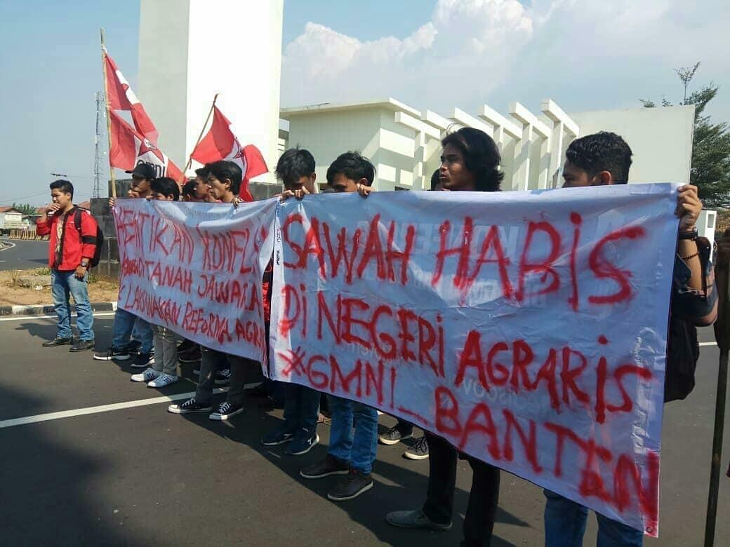 Mahasiswa di Penjuru RI Demo Impor Beras, Bakar Patung Mendag