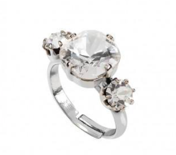 Cincin Tunangan Meghan Markle dan Pangeran Harry Dijual Rp500 Ribu?