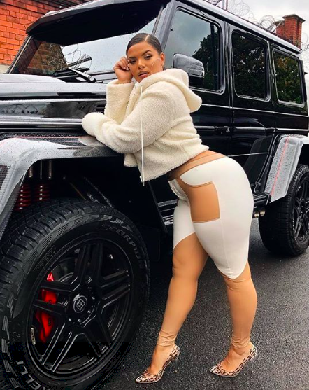 Unik! Legging Ini Kalau Dipakai Berubah Jadi ‘Rok’ Seksi