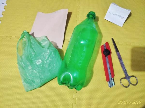 Yuk Manfaatkan Botol Bekas Jadi Bunga Plastik nan Cantik