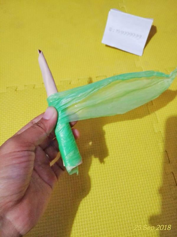 Yuk Manfaatkan Botol Bekas Jadi Bunga Plastik nan Cantik