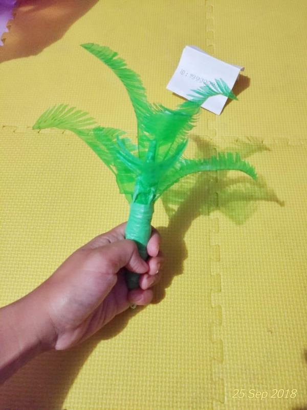 Yuk Manfaatkan Botol Bekas Jadi Bunga Plastik nan Cantik