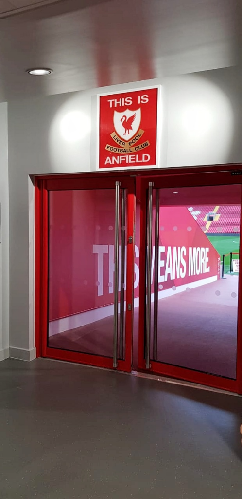 Stories Of The Travelling White Shoes: Anfield, Markas Suci The Reds