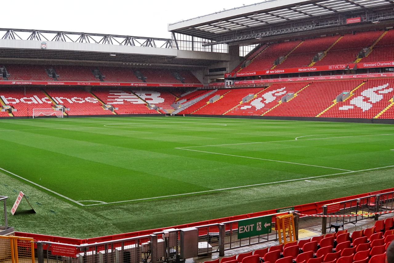 Stories Of The Travelling White Shoes: Anfield, Markas Suci The Reds