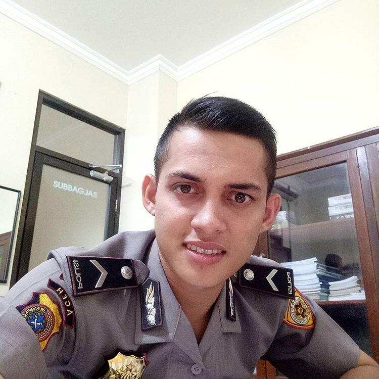 #AslinyaLo Jadi Polisi atau Qori? Keduanya Bisa Lo Temuin Dalam Sosok Ganteng Ini!