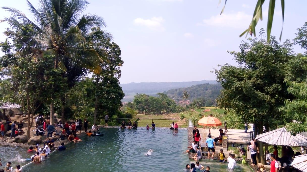 Taman Batu - Purwakarta , pesona dan panorama indah serta asri Desa Cipeundeuy