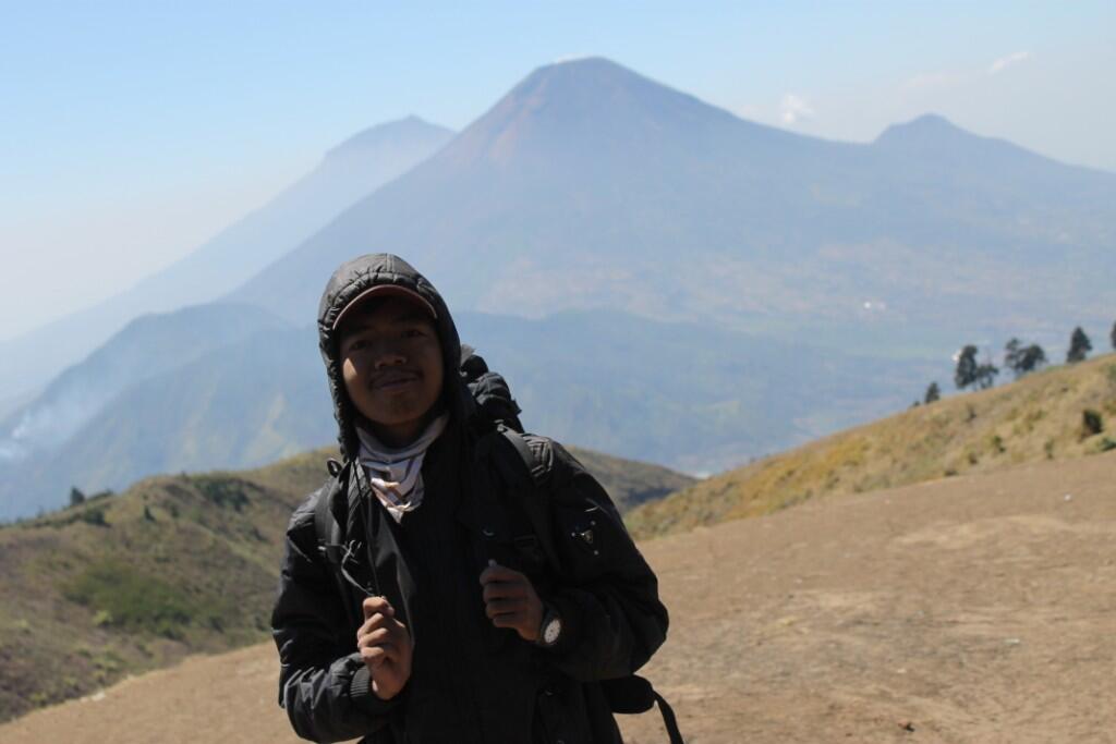 Si Pemalas yang Suka Naik Gunung Untuk Mengenal Diri Sendiri #AslinyaLo