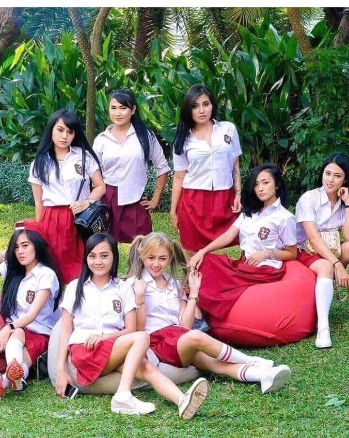 Sma main. Школьная форма в Индонезии. Школьная форма на Филиппинах. Индонезия школа девушки.