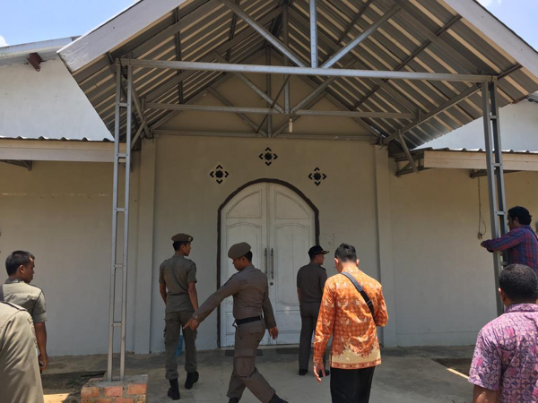 Satpol PP Kota Jambi Segel Gereja