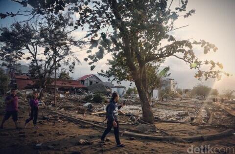 GEMPA DAN TSUNAMI YANG PERNAH TERJADI DI PALU DAN DONGGALA 