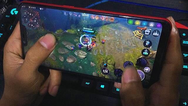 Asyiknya Kalo Punya Banyak Game Di Smartphone Kamu!