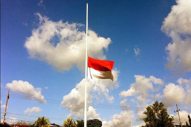 Gambar Bendera Merah Putih Setengah Tiang Ani Gambar