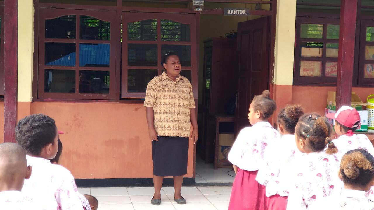 Orang Skouw yang Lupa-lupa Ingat dengan Bahasa Ibunya