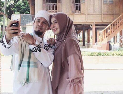 Artis-artis Cantik yang Kepincut Ustad Ganteng, Bagaimana Nasibnya Sekarang?