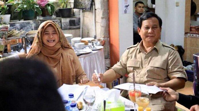 Neno Dapat Gelar Laksamana Muda Dari Raja Po Teumeurhom