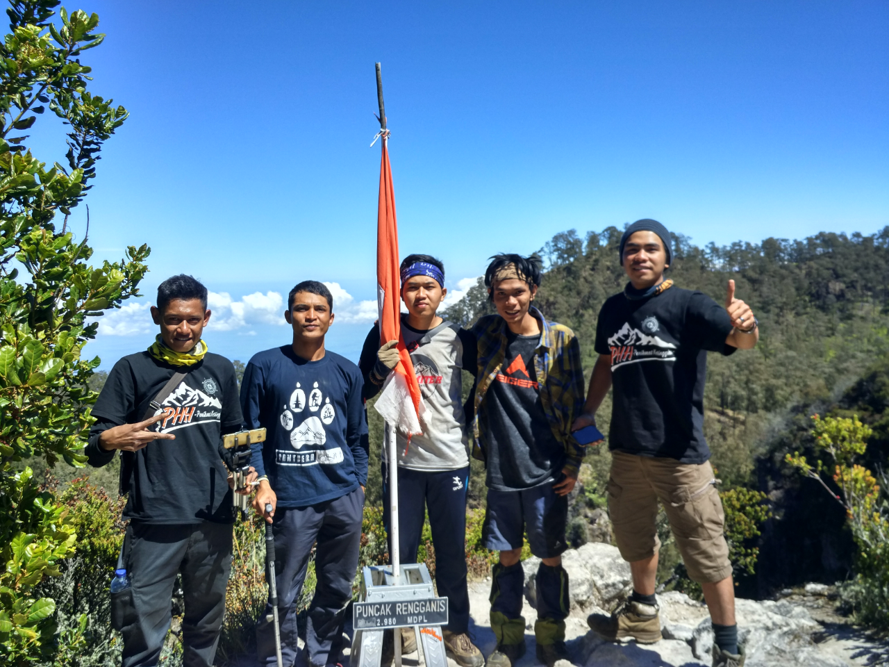 &#91;COC Ttravellers&#93; Panjangnya Jalur Pendakian Gunung Argopuro #AslinyaLo