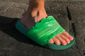 Ada Sandal Bentuk Sayuran Seharga Rp 1,8 Juta, Mau Beli?