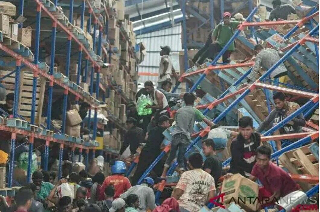 Tiga Hari Tanpa Makanan, Korban Gempa: Warga, Jangan Sebut Kami Penjarah