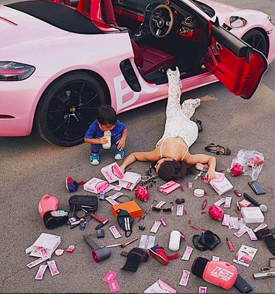 Para Wanita Kaya Tertantang Melakukan #FallingStarChalleng