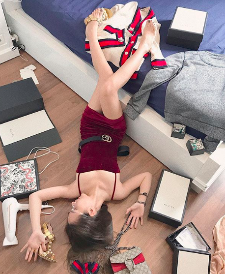 Para Wanita Kaya Tertantang Melakukan #FallingStarChalleng