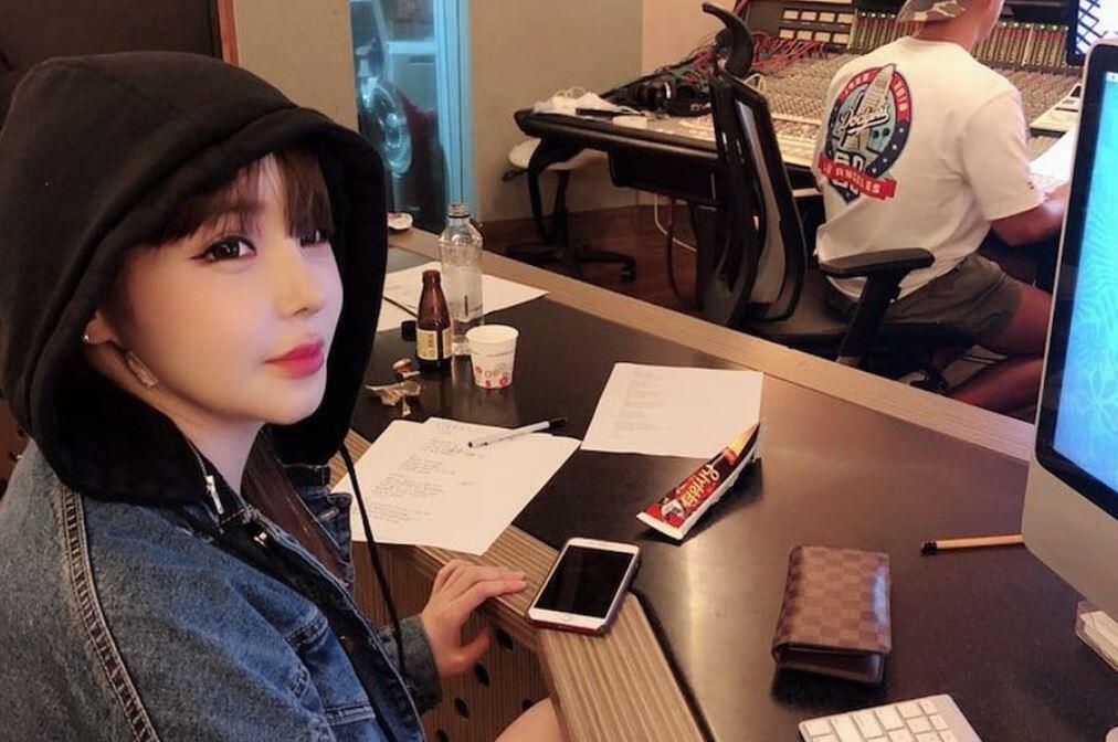 Park Bom eks 2NE1 Mantap Bersolo Karier, Siapkan Album Baru 2019