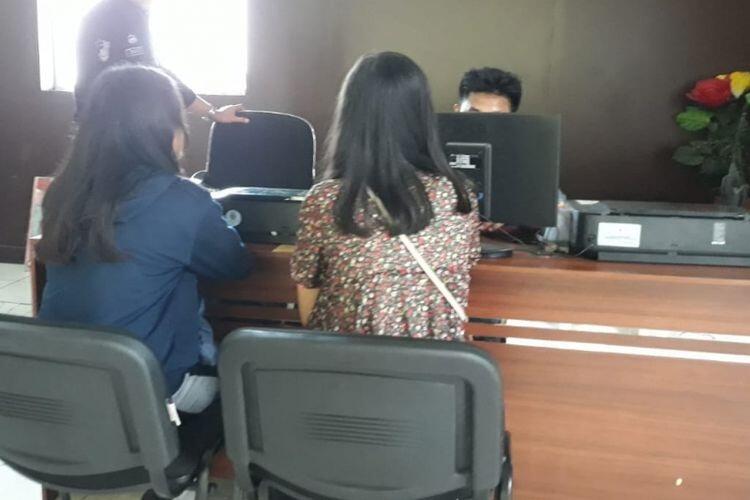 Melawan Saat akan Dicabuli Ayah Tiri, Kepala Siswi Seksi SMA ini Dibenturkan Tembok