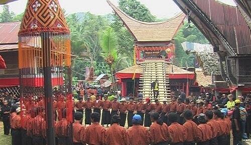 Tidak Diakui Pemerintah, 5 Agama Asli Indonesia Ini Nyaris Punah
