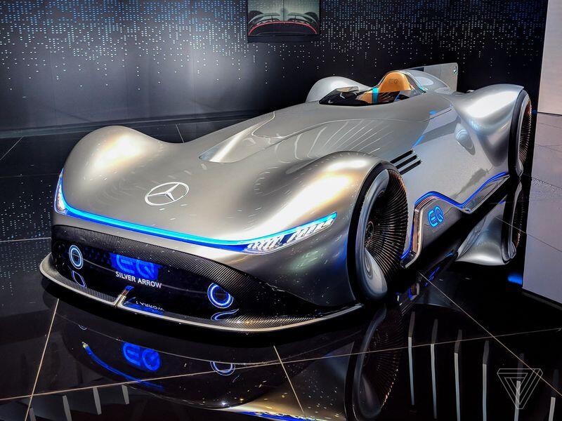 Mobil listrik menjadi trend tahun mendatang, hal ini terlihat di Paris Motor Show