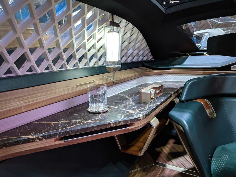 Mobil listrik menjadi trend tahun mendatang, hal ini terlihat di Paris Motor Show