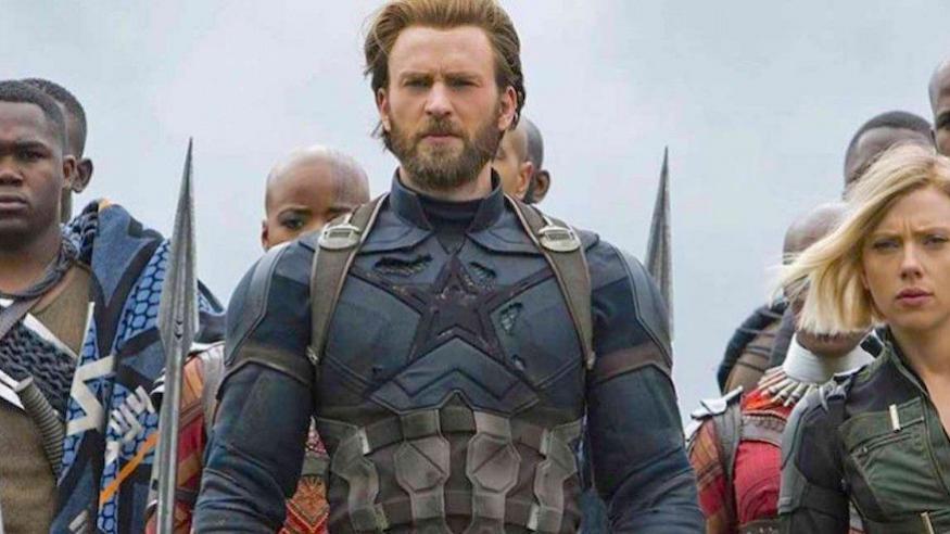 Chris Evans Gantung Perisai Captain America