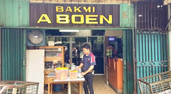 Deretan Makanan Legendaris yang Bisa Kamu Cicipi di Kawasan Pasar Baru 