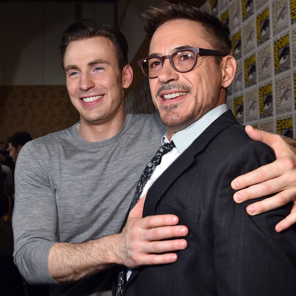 Postingan Robert Downey Jr, Usai Chris Evans Gantung Perisai