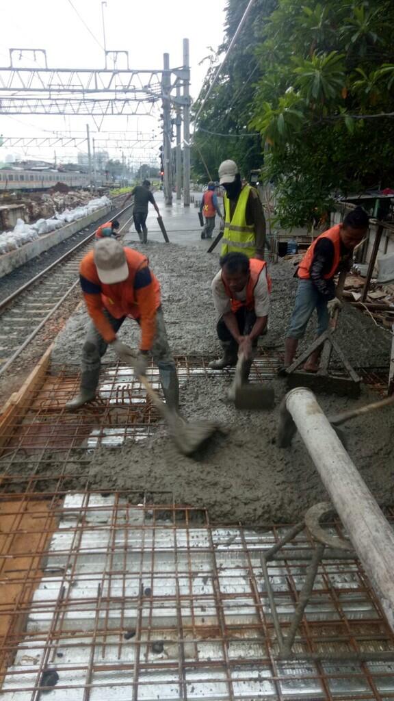 MENJALIN HUBUNGAN CINTA DENGAN ERAT SEERAT READYMIX