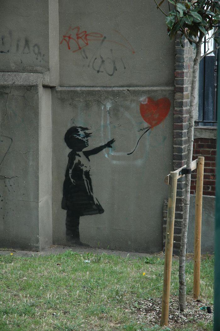 Kejutan Banksy: Merajang lukisan Rp20 M di Sotheby's