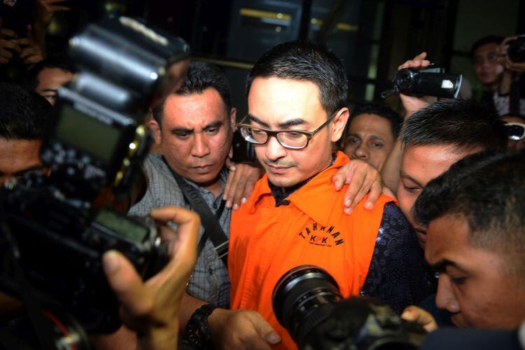 Ayah Zumi Zola Minta Uang ke Kontraktor untuk Biayai Pencalonan Anaknya